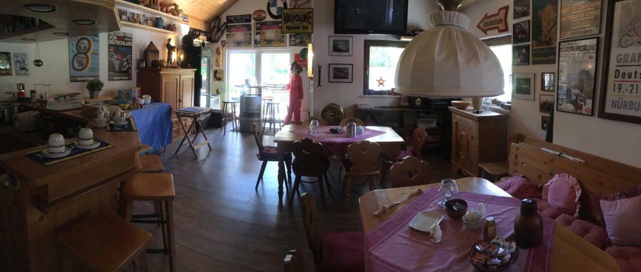 The Place After The Race B&B Müllenbach Exteriör bild